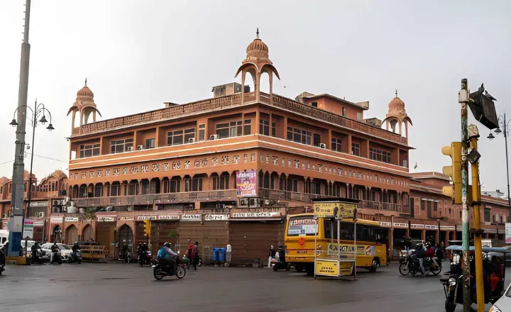 Delhi to Jaipur Urbania Service