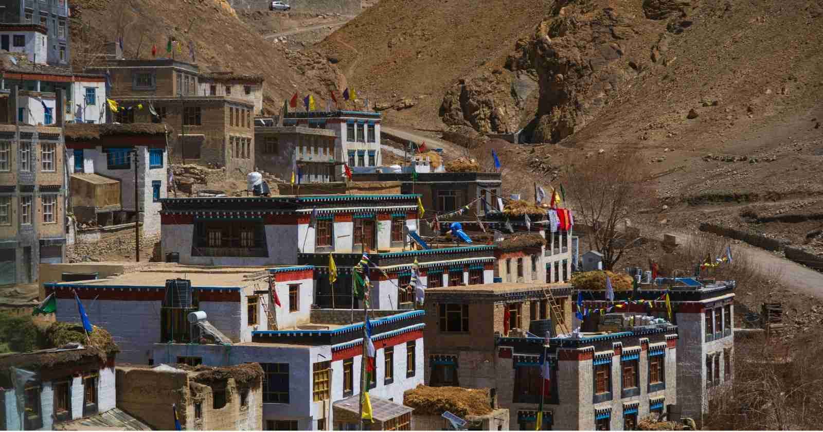 delhi to hikkim urbania rental service
